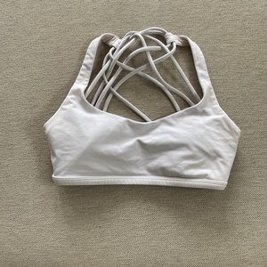lululemon size 4 white bra with pads